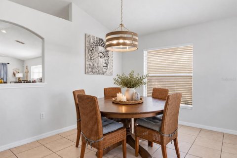 Villa ou maison à vendre à Kissimmee, Floride: 3 chambres, 170.66 m2 № 2419016 - photo 6