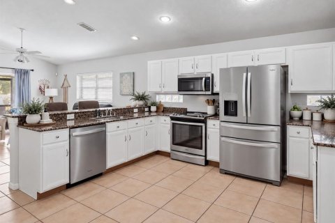 Villa ou maison à vendre à Kissimmee, Floride: 3 chambres, 170.66 m2 № 2419016 - photo 7