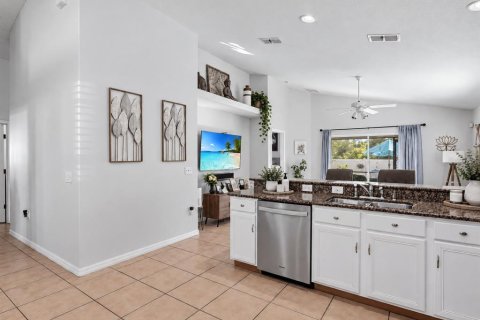 Villa ou maison à vendre à Kissimmee, Floride: 3 chambres, 170.66 m2 № 2419016 - photo 10