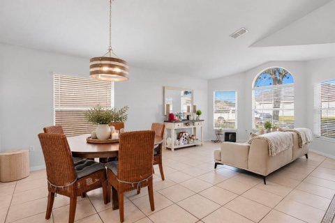 Villa ou maison à vendre à Kissimmee, Floride: 3 chambres, 170.66 m2 № 2419016 - photo 4