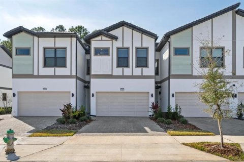 Adosado en venta en Orlando, Florida, 5 dormitorios, 178.19 m2 № 1514903 - foto 1