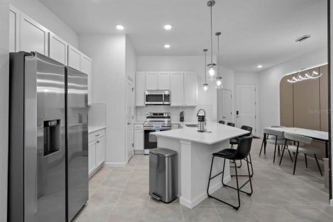 Adosado en venta en Orlando, Florida, 5 dormitorios, 178.19 m2 № 1514903 - foto 7