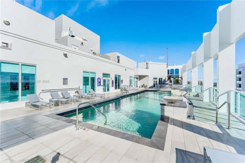 Condo in Fort Lauderdale, Florida, 2 bedrooms  № 1948658 - photo 19