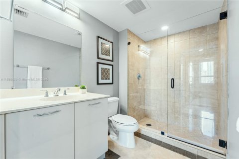 Condo in Fort Lauderdale, Florida, 2 bedrooms  № 1948658 - photo 16