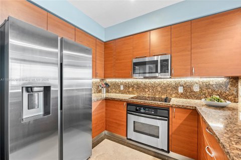 Condo in Fort Lauderdale, Florida, 2 bedrooms  № 1948658 - photo 8
