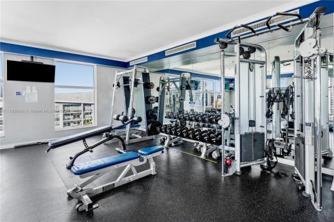 Condo in Fort Lauderdale, Florida, 2 bedrooms  № 1948658 - photo 23