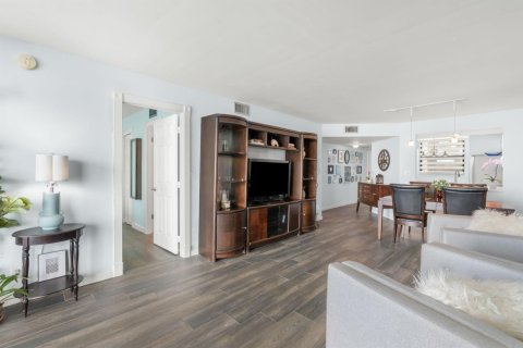 Condominio en venta en Oakland Park, Florida, 2 dormitorios, 85.47 m2 № 2083372 - foto 11