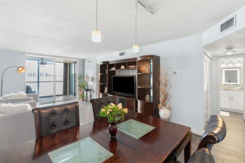 Condominio en venta en Oakland Park, Florida, 2 dormitorios, 85.47 m2 № 2083372 - foto 5