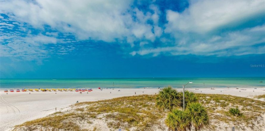 Condominio en Clearwater, Florida, 3 dormitorios № 232827