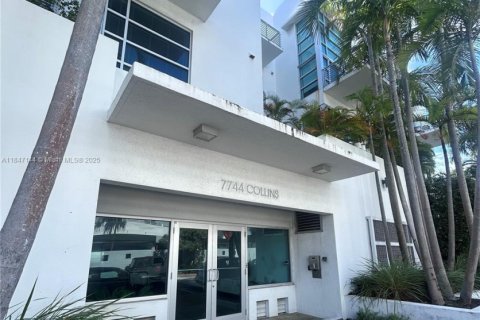 Condo in Miami Beach, Florida, 2 bedrooms  № 1850682 - photo 3