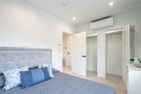 Apartment in Miami Beach, Florida 1 bedroom № 1920287 - photo 16