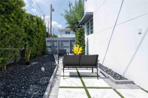 Apartment in Miami Beach, Florida 1 bedroom № 1920287 - photo 22