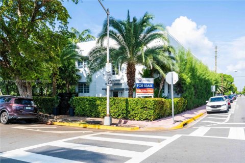 Apartamento en alquiler en Miami Beach, Florida, 1 dormitorio № 1920287 - foto 23