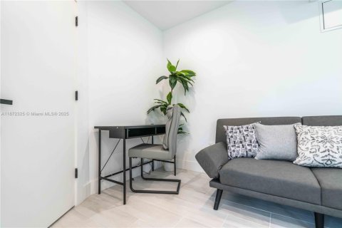Apartment in Miami Beach, Florida 1 bedroom № 1920287 - photo 9