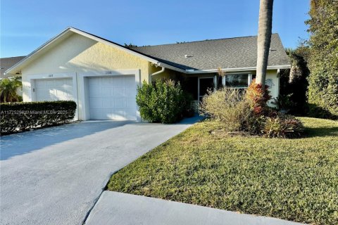 House in Hobe Sound, Florida 2 bedrooms, 104.89 sq.m. № 1478347 - photo 3