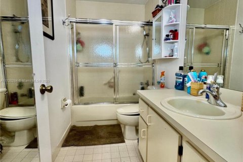 House in Hobe Sound, Florida 2 bedrooms, 104.89 sq.m. № 1478347 - photo 18