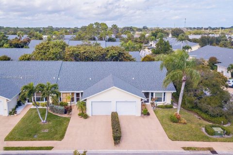 House in Hobe Sound, Florida 2 bedrooms, 104.89 sq.m. № 1478347 - photo 2