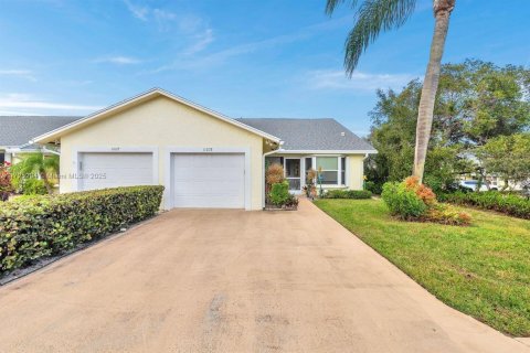 House in Hobe Sound, Florida 2 bedrooms, 104.89 sq.m. № 1478347 - photo 1