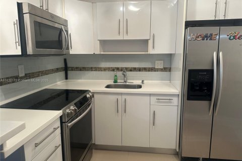 Copropriété à vendre à North Miami, Floride: 1 chambre, 83.61 m2 № 1979733 - photo 2