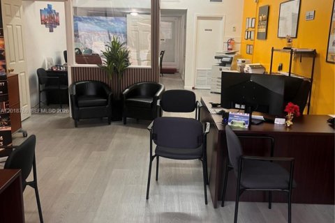Propiedad comercial en Miami, Florida № 2256605