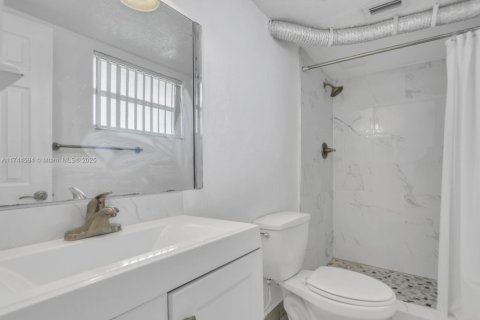 Condo in Miami, Florida, 3 bedrooms  № 1730512 - photo 15