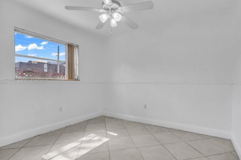 Condo in Miami, Florida, 3 bedrooms  № 1730512 - photo 16