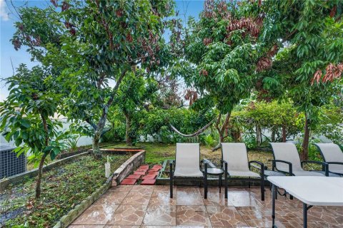 Villa ou maison à vendre à Kissimmee, Floride: 4 chambres, 280.84 m2 № 2352351 - photo 3