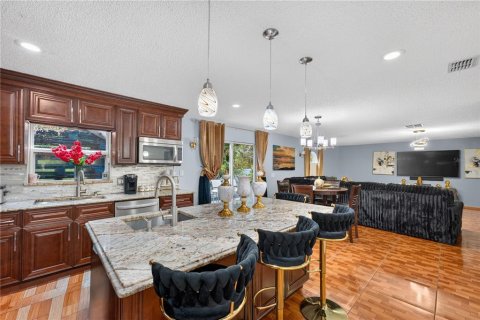 Villa ou maison à vendre à Kissimmee, Floride: 4 chambres, 280.84 m2 № 2352351 - photo 28