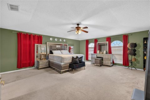 Villa ou maison à vendre à Kissimmee, Floride: 4 chambres, 280.84 m2 № 2352351 - photo 15