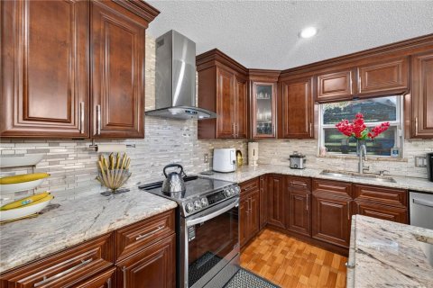 Villa ou maison à vendre à Kissimmee, Floride: 4 chambres, 280.84 m2 № 2352351 - photo 23