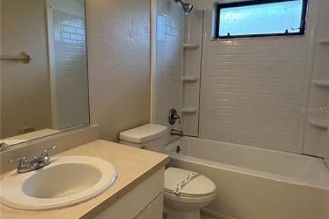 Condominio en alquiler en Englewood, Florida, 2 dormitorios, 83.24 m2 № 1820931 - foto 3