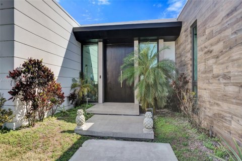Casa en venta en Miami, Florida, 5 dormitorios, 359.81 m2 № 2058816 - foto 4
