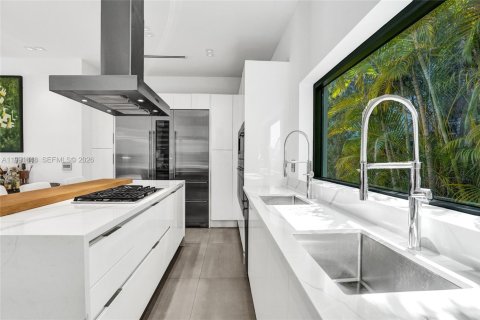 Casa en venta en Miami, Florida, 5 dormitorios, 359.81 m2 № 2058816 - foto 12