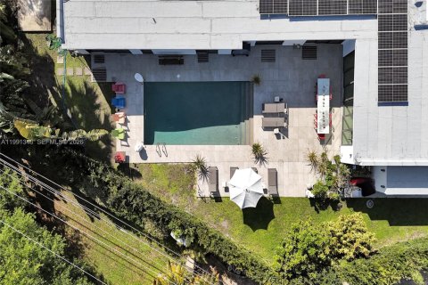 Casa en venta en Miami, Florida, 5 dormitorios, 359.81 m2 № 2058816 - foto 29