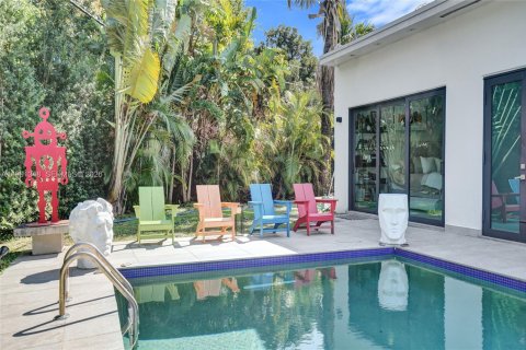 Casa en venta en Miami, Florida, 5 dormitorios, 359.81 m2 № 2058816 - foto 30