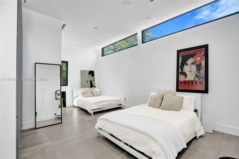 Casa en venta en Miami, Florida, 5 dormitorios, 359.81 m2 № 2058816 - foto 26