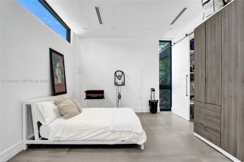 Casa en venta en Miami, Florida, 5 dormitorios, 359.81 m2 № 2058816 - foto 27