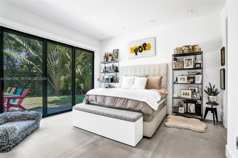 Casa en venta en Miami, Florida, 5 dormitorios, 359.81 m2 № 2058816 - foto 14