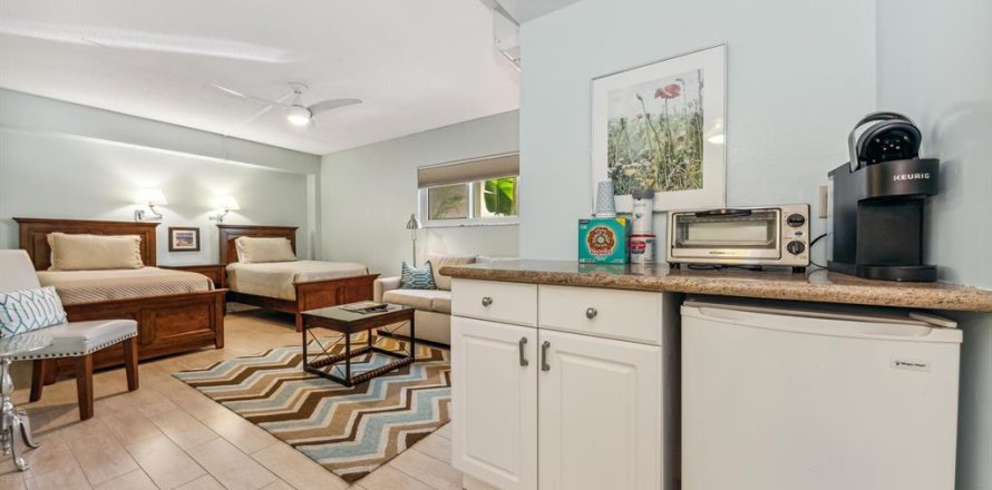 Condominio en Delray Beach, Florida, 2 dormitorios № 697311