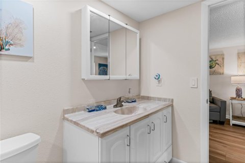 Copropriété à louer à Indian Rocks Beach, Floride: 2 chambres, 131.46 m2 № 2104404 - photo 15