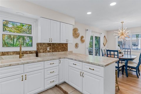 Copropriété à louer à Indian Rocks Beach, Floride: 2 chambres, 131.46 m2 № 2104404 - photo 18