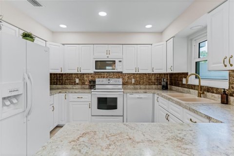 Copropriété à louer à Indian Rocks Beach, Floride: 2 chambres, 131.46 m2 № 2104404 - photo 21