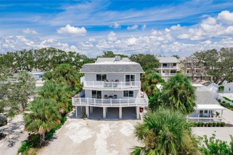 Condo à Indian Rocks Beach, Floride, 2 chambres  № 2104404