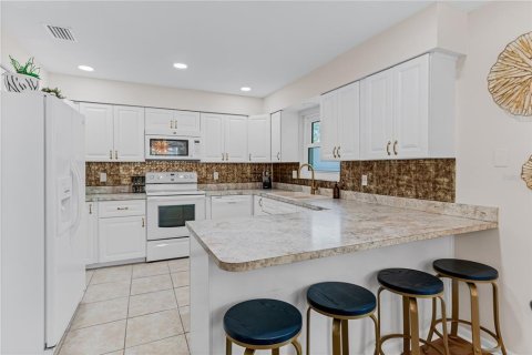 Copropriété à louer à Indian Rocks Beach, Floride: 2 chambres, 131.46 m2 № 2104404 - photo 22