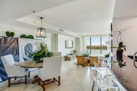 Condominio en Miami, Florida, 2 dormitorios  № 2007898