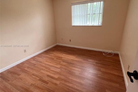 Adosado en alquiler en Lauderdale Lakes, Florida, 3 dormitorios, 125.88 m2 № 2057207 - foto 7