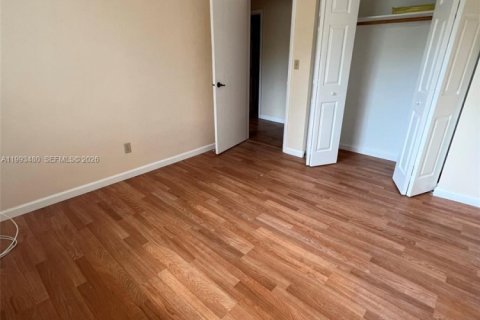 Adosado en alquiler en Lauderdale Lakes, Florida, 3 dormitorios, 125.88 m2 № 2057207 - foto 8