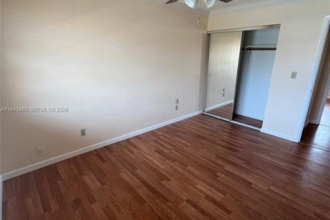 Adosado en alquiler en Lauderdale Lakes, Florida, 3 dormitorios, 125.88 m2 № 2057207 - foto 13