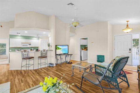 Copropriété à vendre à Port Charlotte, Floride: 2 chambres, 123.28 m2 № 1851286 - photo 19