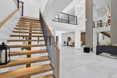 House in Fort Lauderdale, Florida 6 bedrooms, 420.57 sq.m. № 2063360 - photo 5
